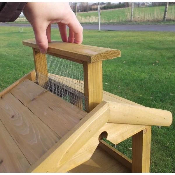 Voedertafel Met Ingebouwde Pindasilo 7 Voedertafel Met Ingebouwde Pindasilo - Afbeelding 5